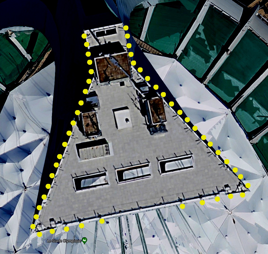 Répartition des projecteurs, formant un triangle, au sommet de la tour